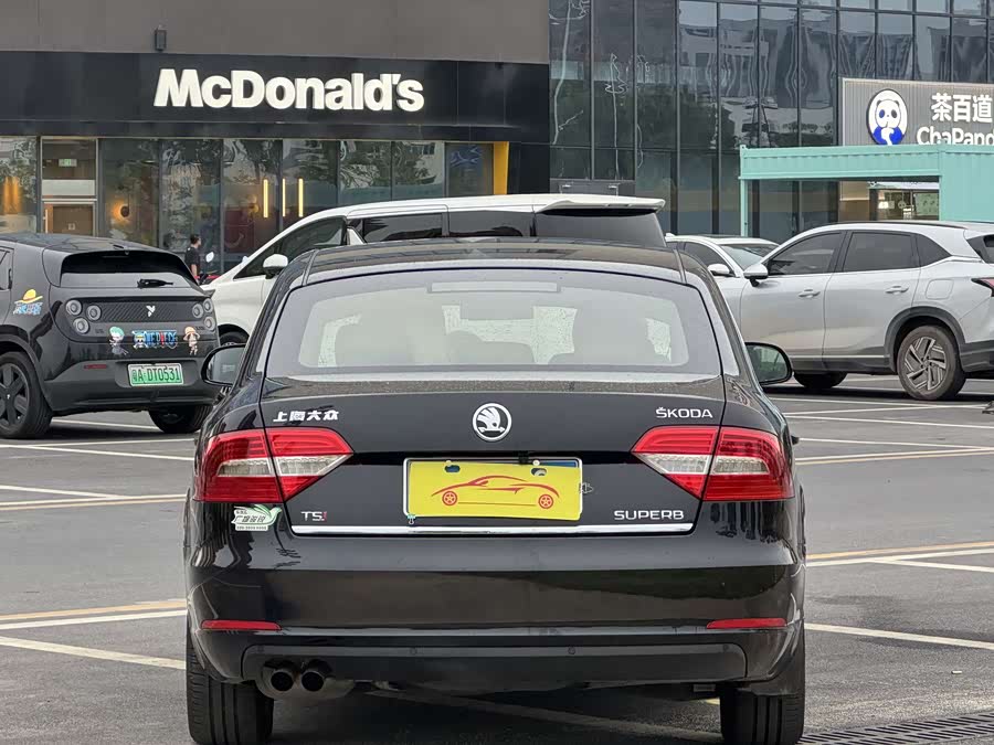 Skoda Superb 2013 car image #6