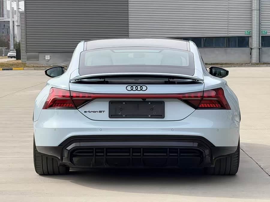 Audi e-tron GT 2024 صورة سيارة #6