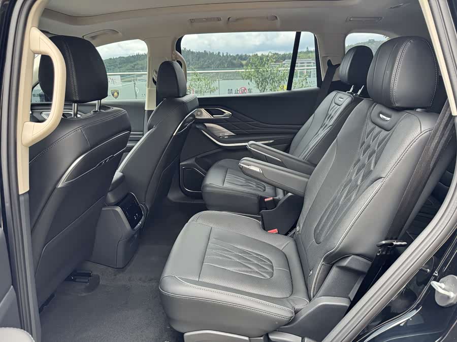 HongQi HS7 PHEV 2024 car image #6