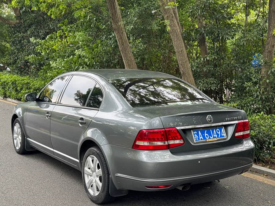 Volkswagen Passat Lingyu 2010 #6 Volkswagen Passat Lingyu 2010 car image #6