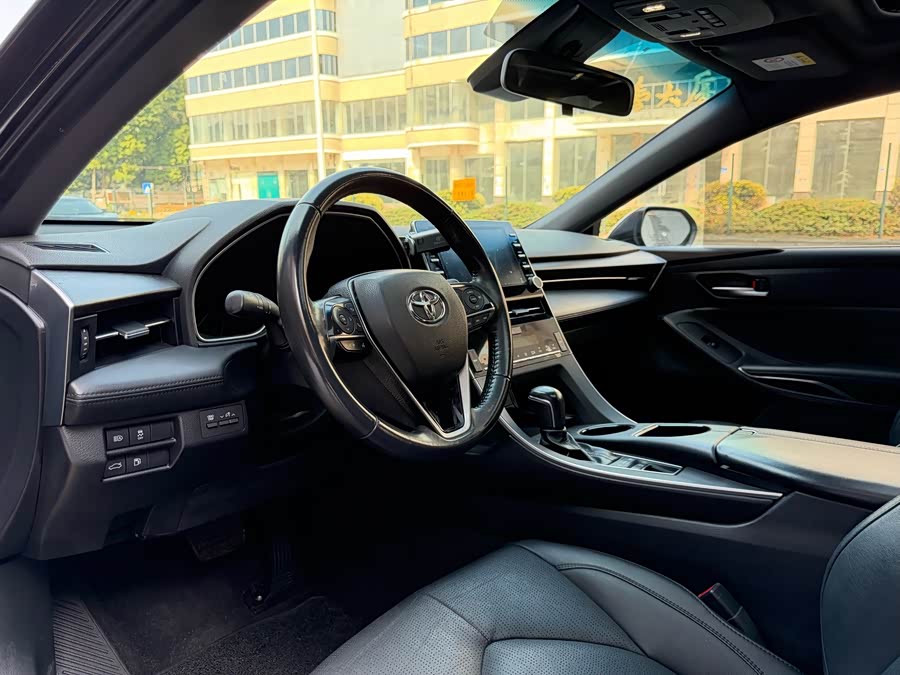 Toyota Avalon 2021 car image #6