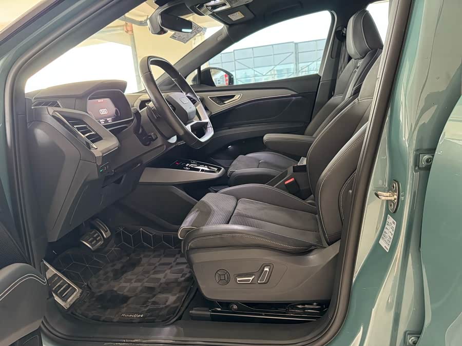 Audi Q5 e-tron 2023 immagine di auto #6