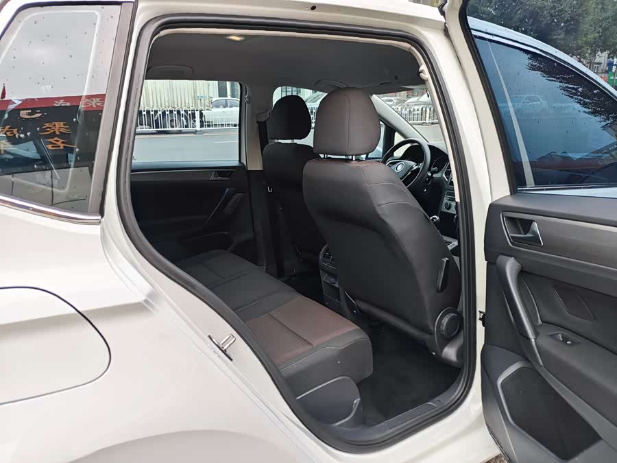 Volkswagen Golf Sportsvan 2017 #6 Volkswagen Golf Sportsvan 2017 car image #6
