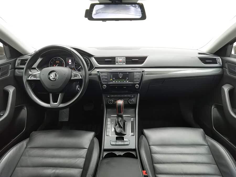 Skoda Superb 2016 car image #6