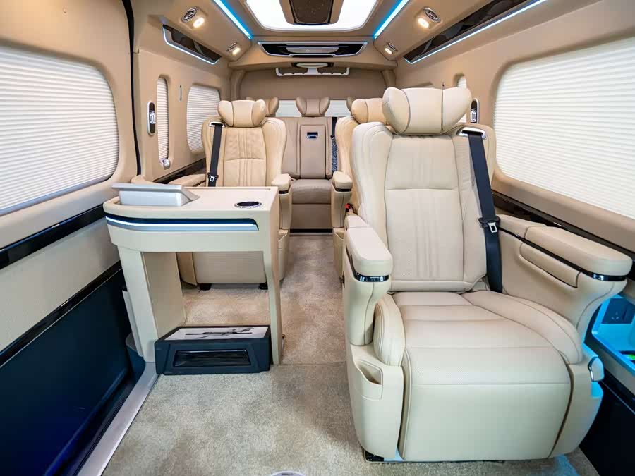 Toyota Hiace 2024 immagine di auto #6