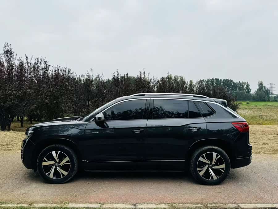 Volkswagen Tayron GTE 2021 car image #6