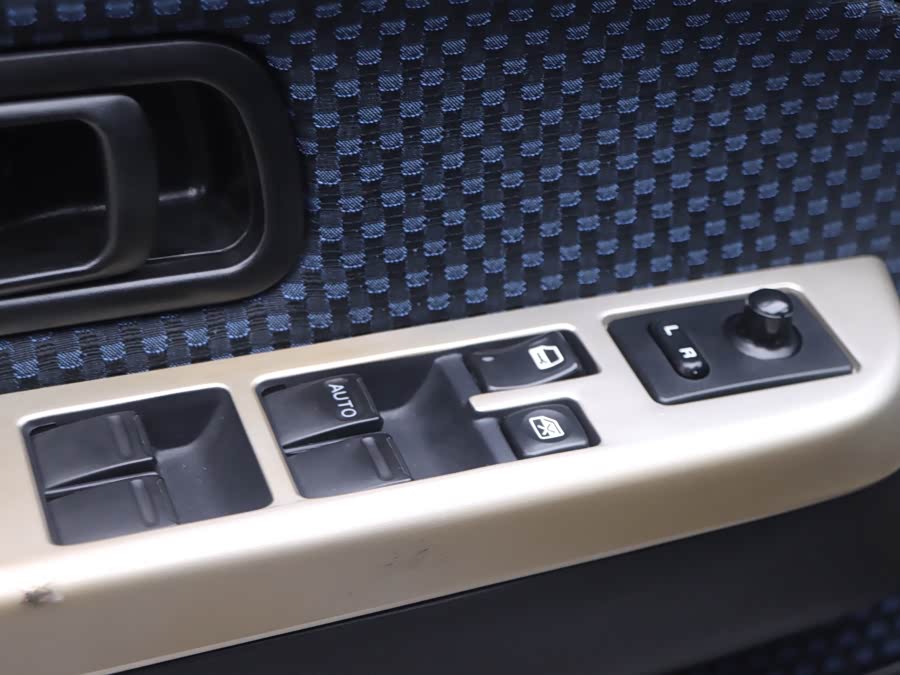 日产 日产帕拉丁 2016 汽车图片 #6