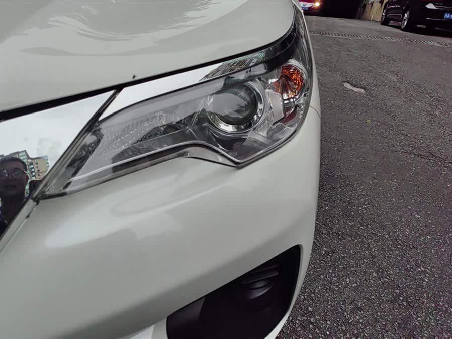 Toyota Fortuner 2018 immagine di auto #6