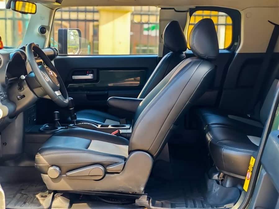 Toyota FJ Cruiser 2011 car image #6