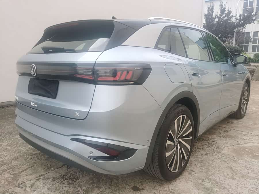 Volkswagen ID.4 X 2024 immagine di auto #6