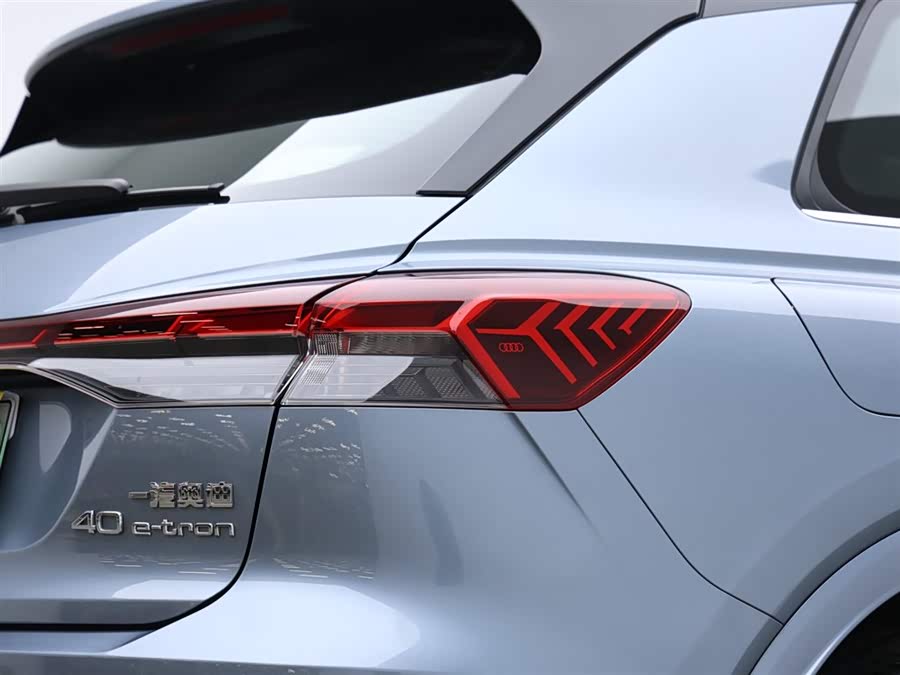 Audi Q4 e-tron 2024 imagen de coche #6