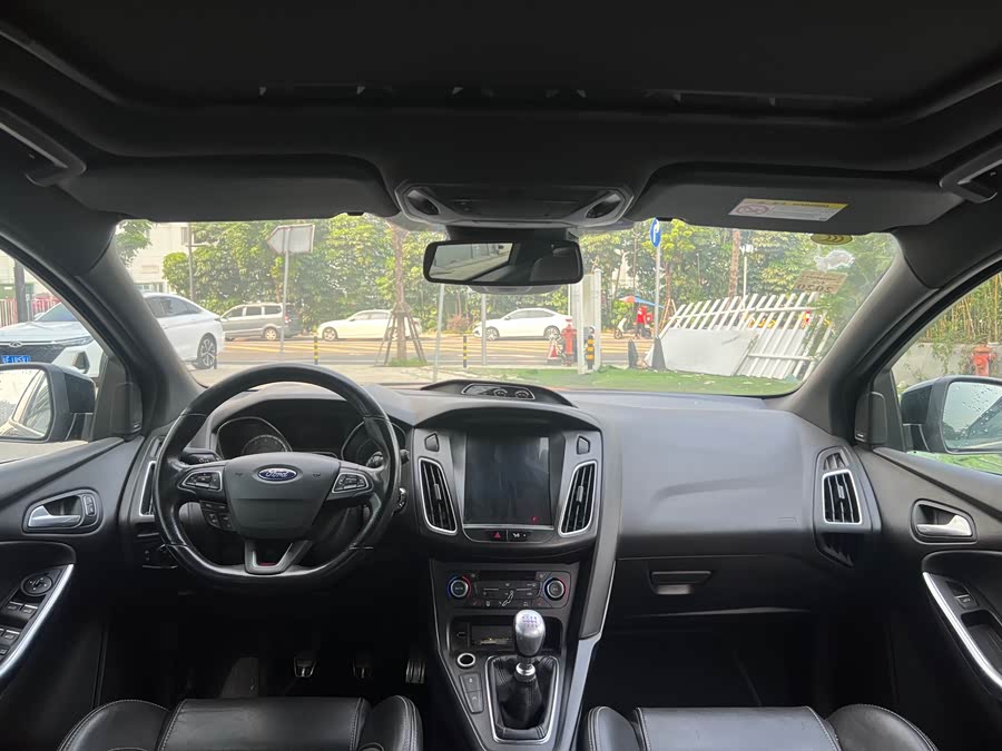 Ford Focus (Imported) 2018 صورة سيارة #6