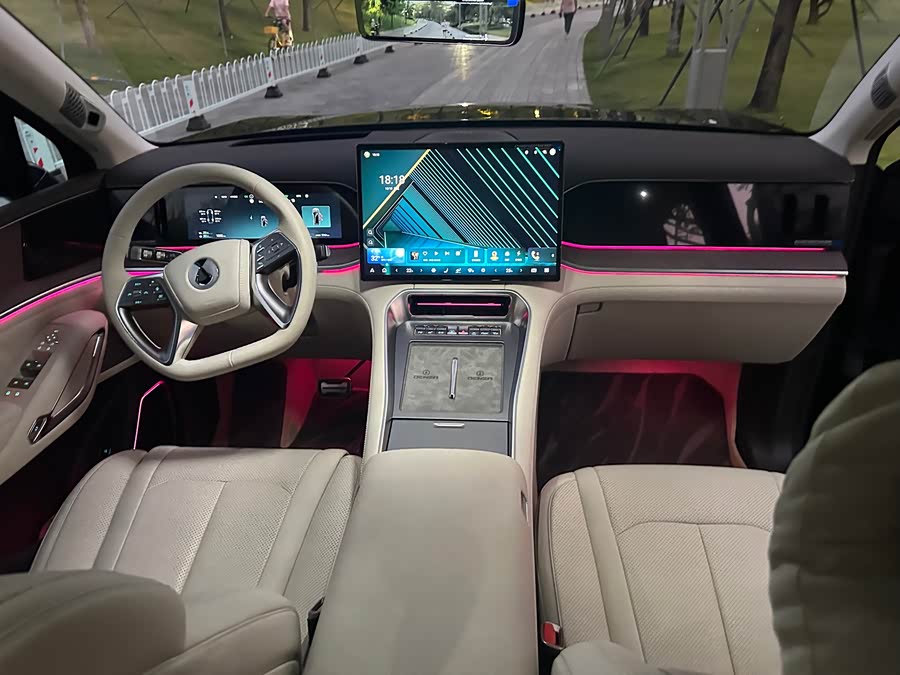 Denza N9 2025 #6 Denza N9 2025 car image #6