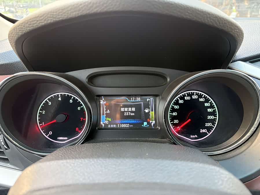 BYD G5 2014 #6 BYD G5 2014 изображение автомобиля #6