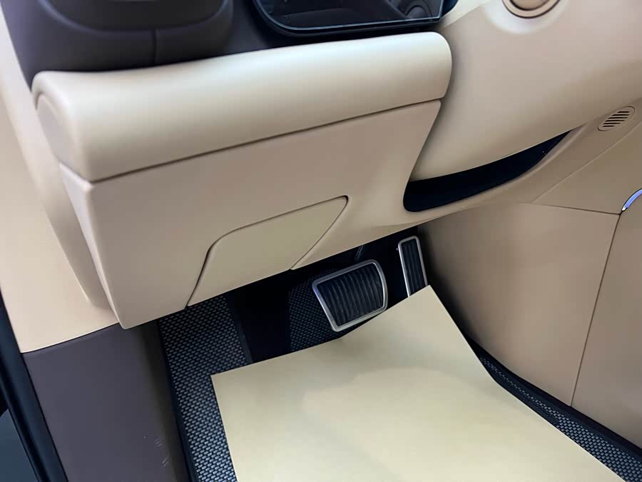 2024 car image #6