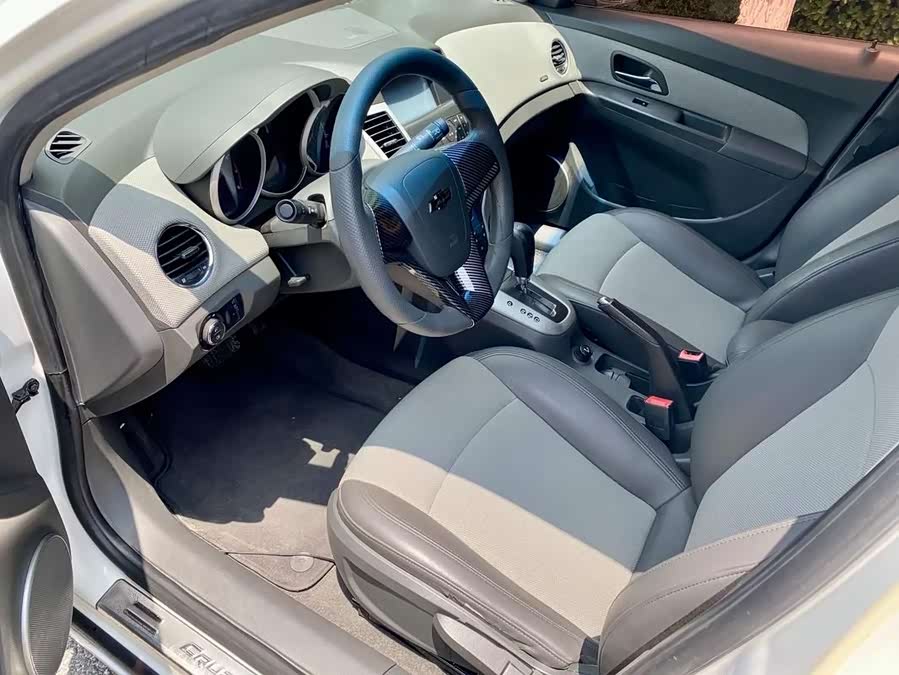 Chevrolet Cruze 2012 immagine di auto #6