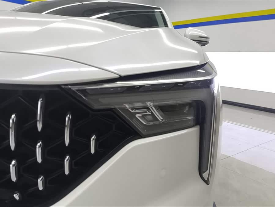 2022 car image #6