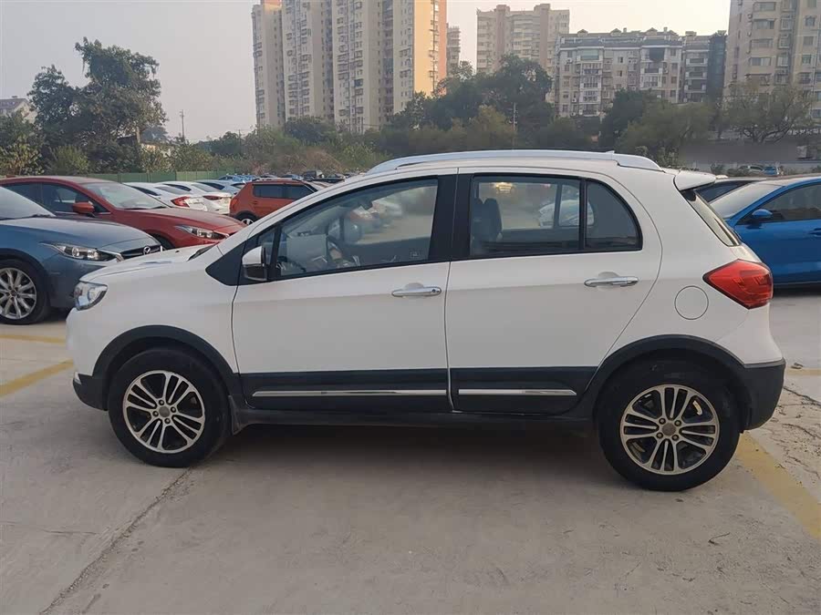 Haval H1 2016 car image #6