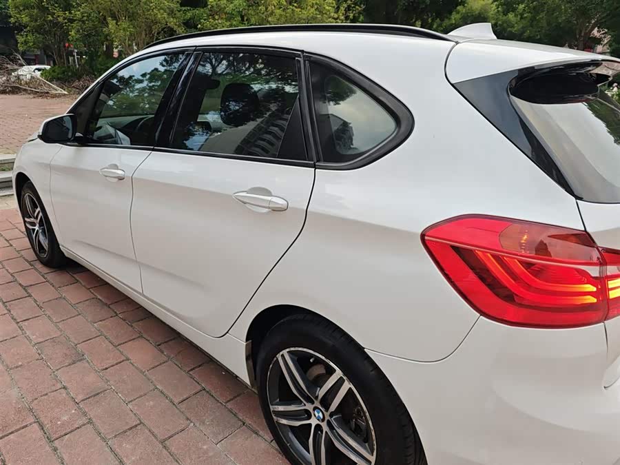 BMW 2 Series Tourer (Imported) 2015 #6 BMW 2 Series Tourer (Imported) 2015 immagine di auto #6