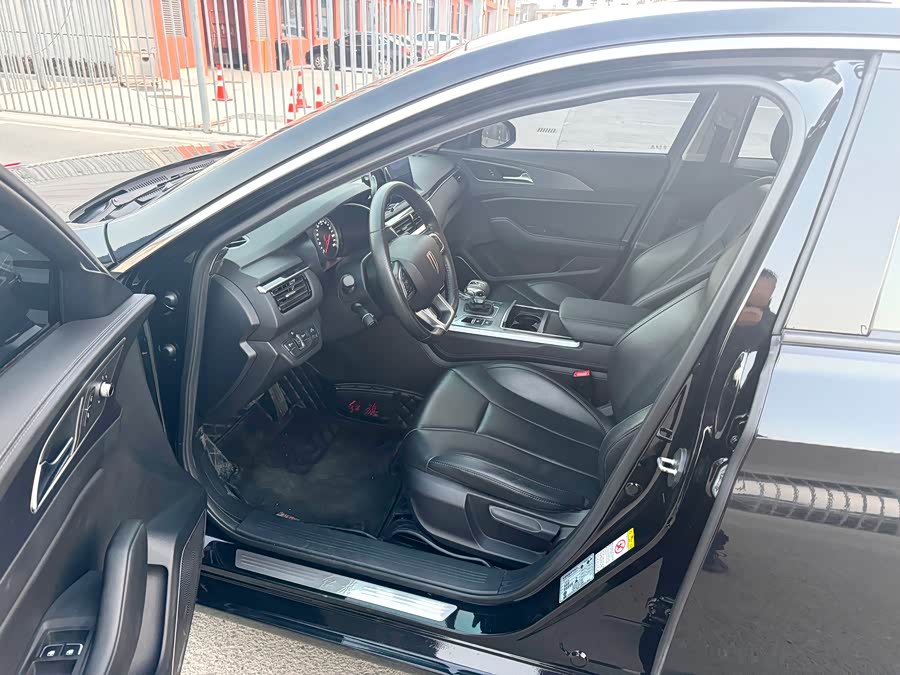 HongQi H5 2021 car image #6