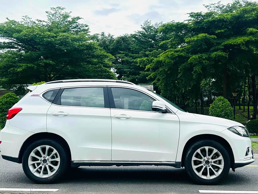 Haval H2 2016 #6 Haval H2 2016 car image #6