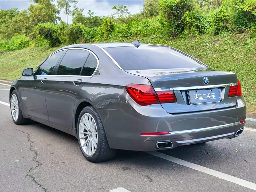 BMW i4 M50 2015 car image #6