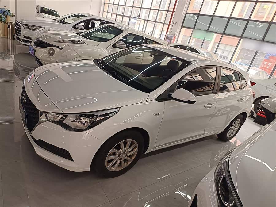 Hyundai Verna RV 2017 car image #6