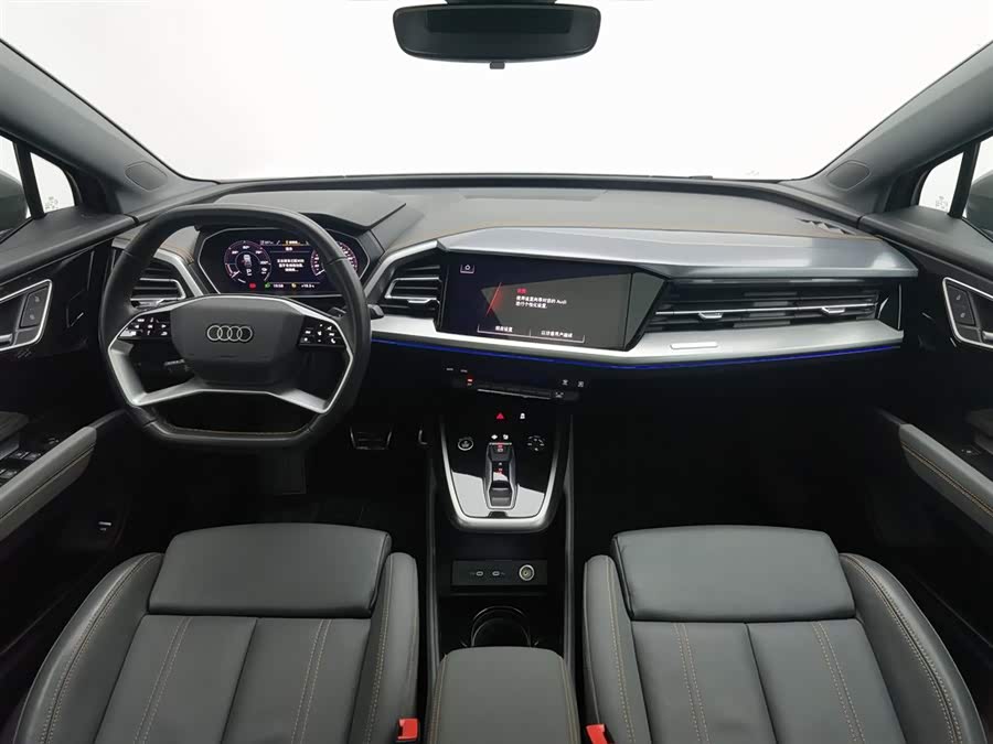 Audi Q4 e-tron 2023 صورة سيارة #6