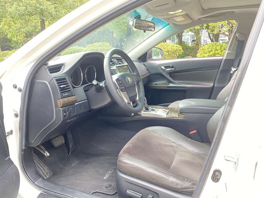 Toyota Reiz 2015 صورة سيارة #6