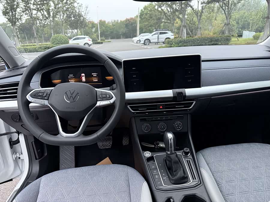 Volkswagen Lavida 2024 car image #6