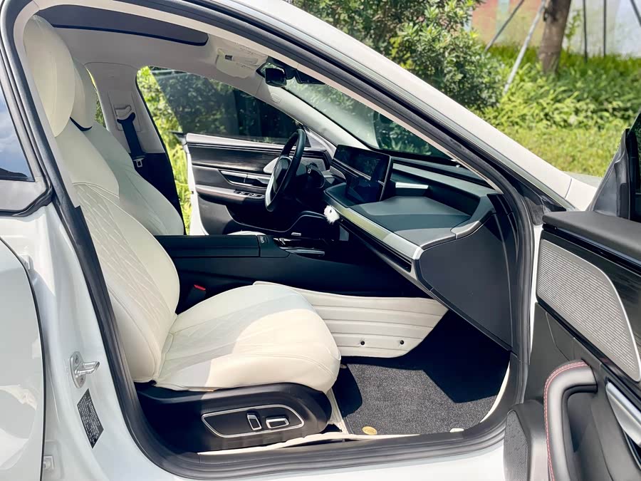 小鹏 小鹏P7 2022 汽车图片 #6