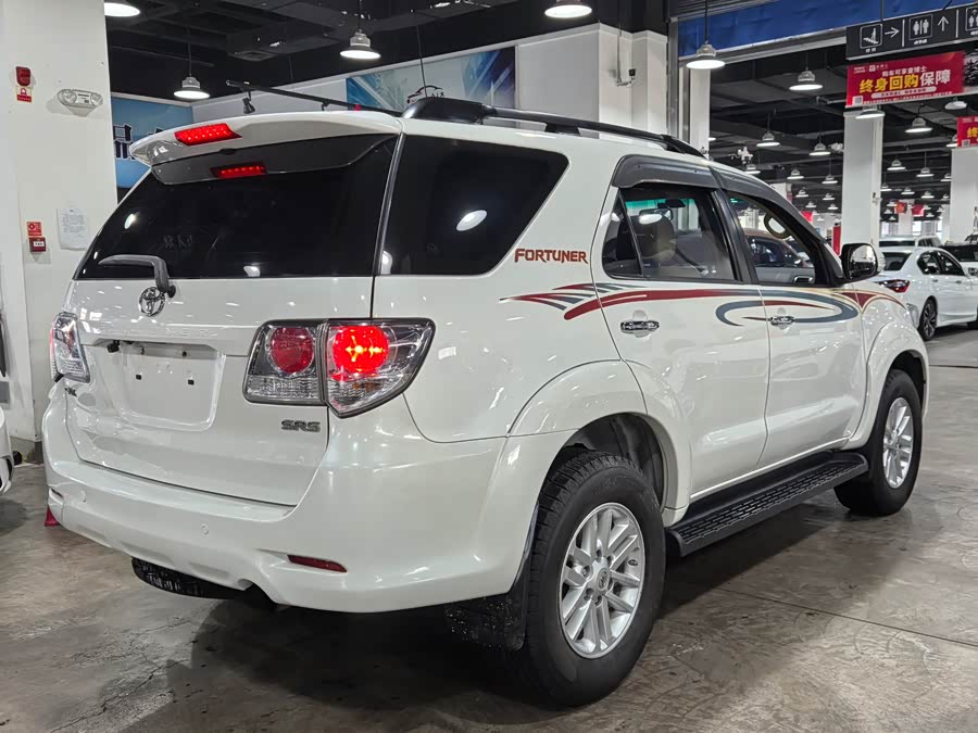 Toyota Fortuner 2015 immagine di auto #6