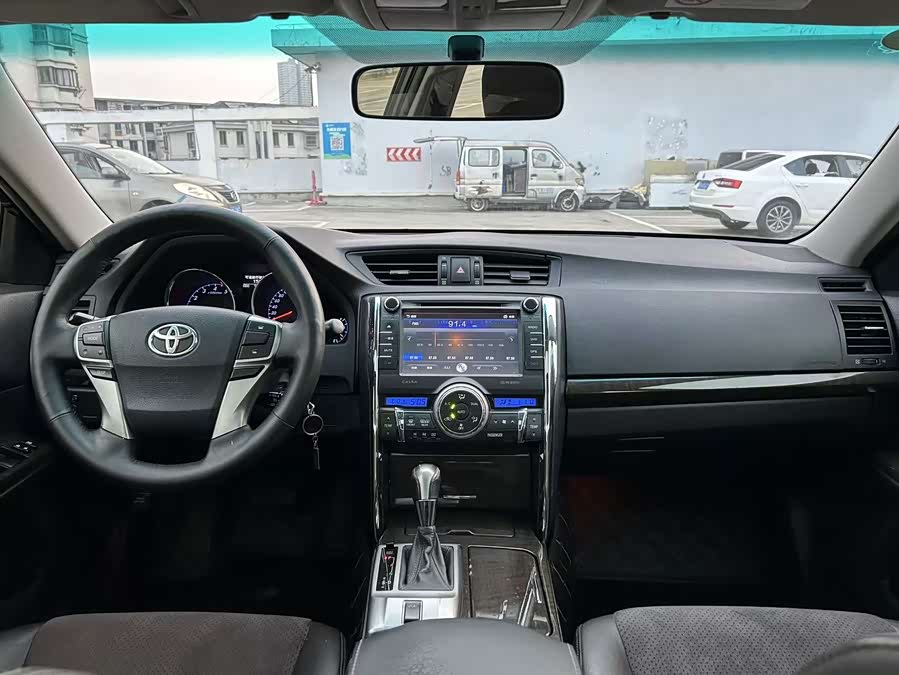 Toyota Reiz 2014 immagine di auto #6