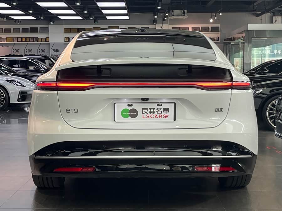 NIO ET9 2024 car image #6