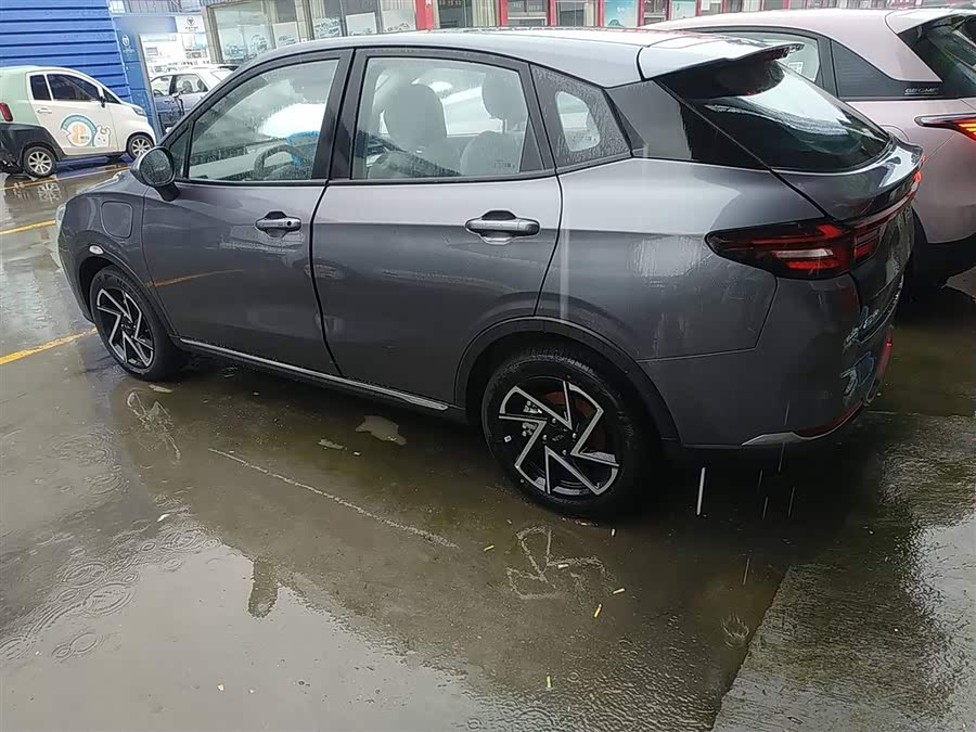 哪吒汽车 哪吒AYA 2025 汽车图片 #6