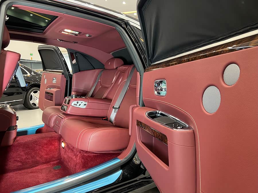 劳斯莱斯 古思特 2017 汽车图片 #6