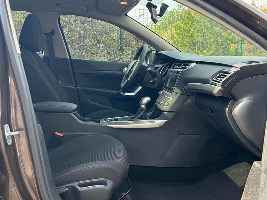 Peugeot 408 2015 #6 Peugeot 408 2015 car image #6