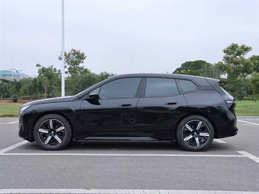 BMW iX 2023 #6 BMW iX 2023 car image #6