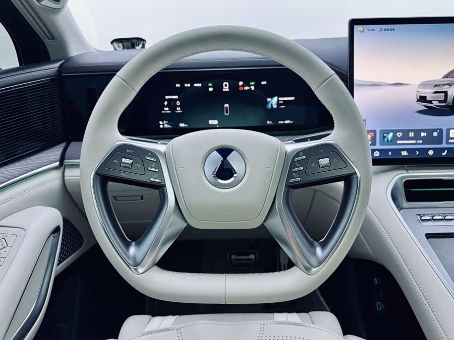 Denza N9 2025 car image #6