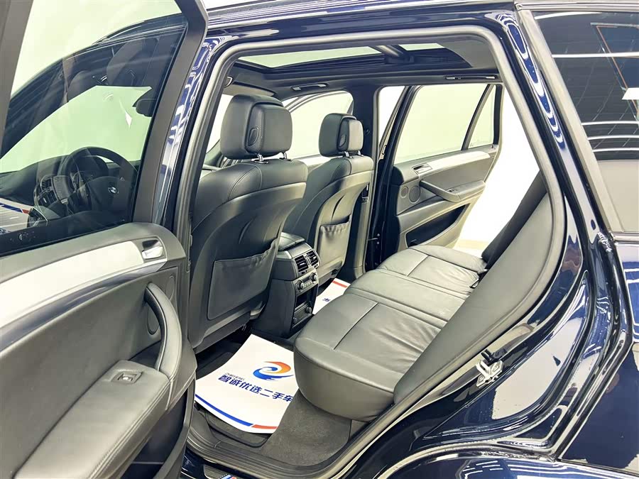 BMW X5 M 2010 #6 BMW X5 M 2010 car image #6