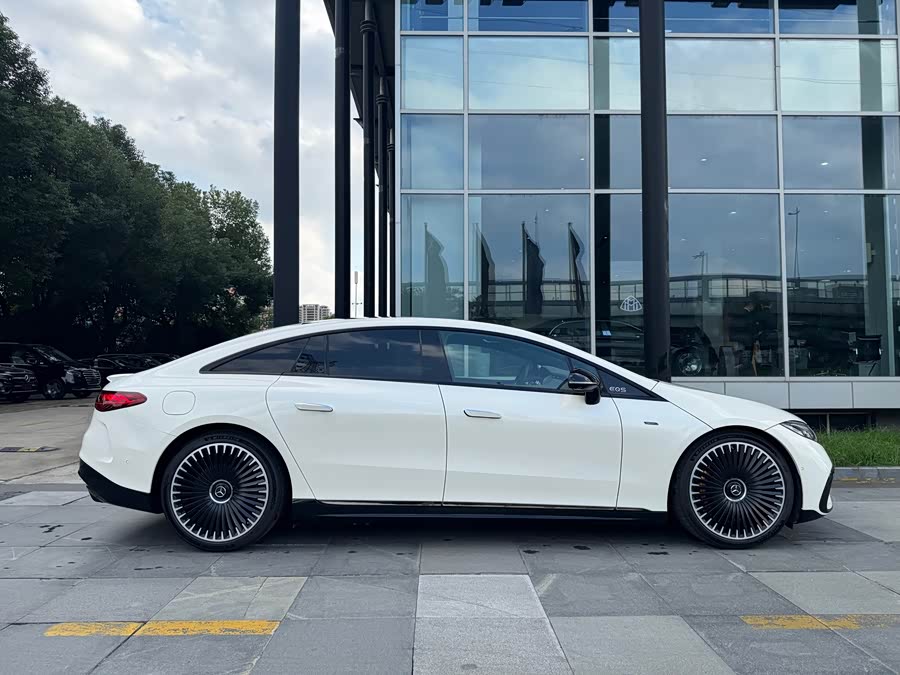 Mercedes-Benz EQS AMG 2025 imagen de coche #6