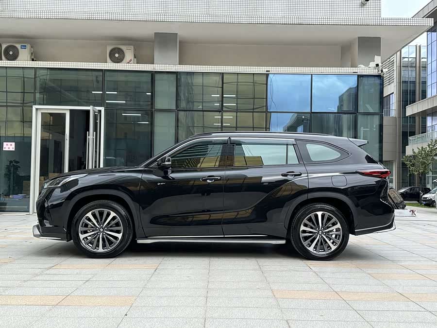 Toyota Crown Kluger 2025 car image #6