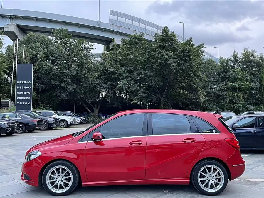 Mercedes-Benz B Class 2013 car image #6