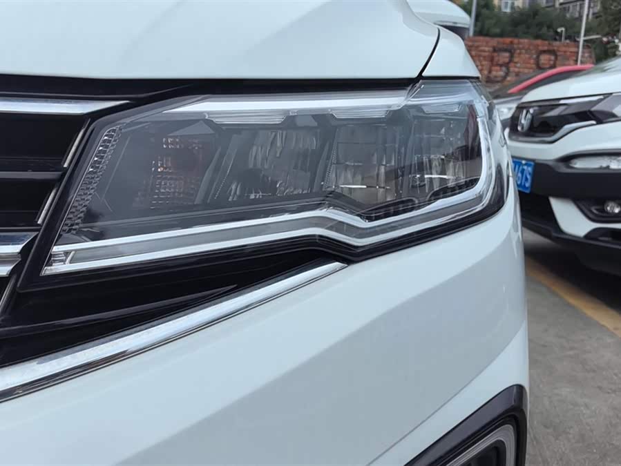 Volkswagen Bora Pure Electric 2021 صورة سيارة #6