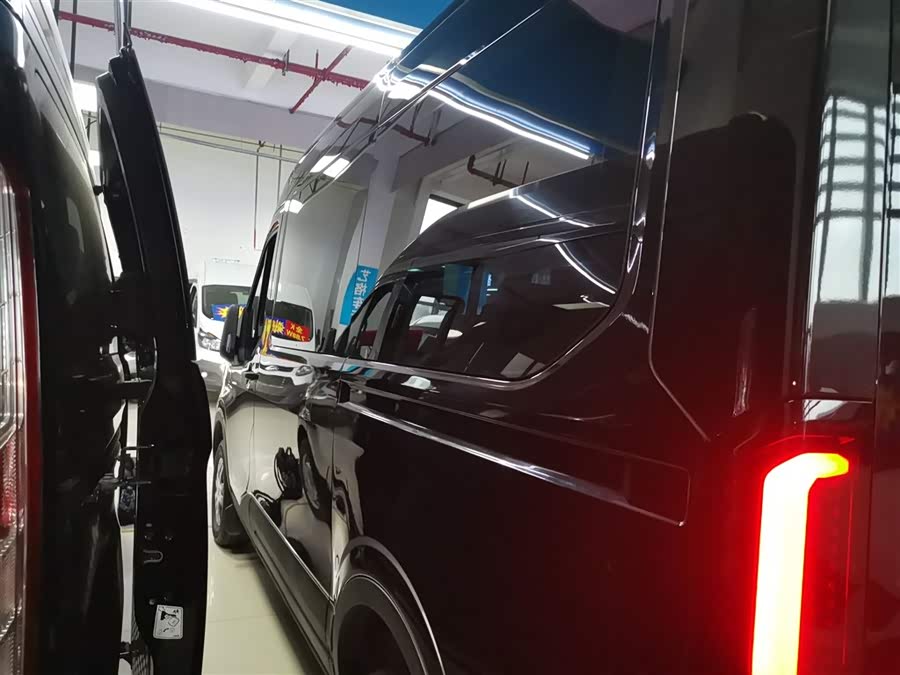 Ford Transit T8 2024 car image #6