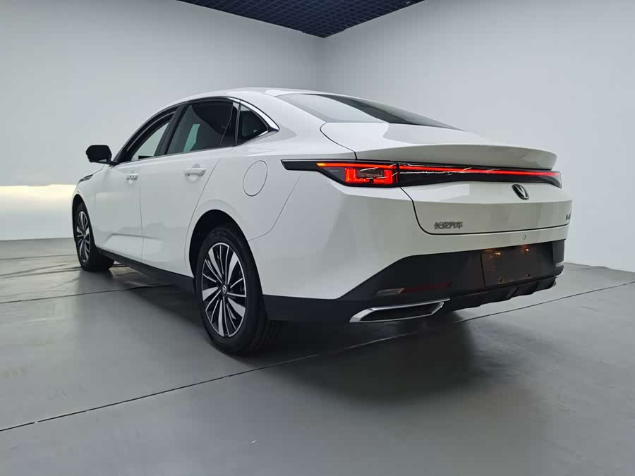 Changan EadoPHEV 2025 изображение автомобиля #6