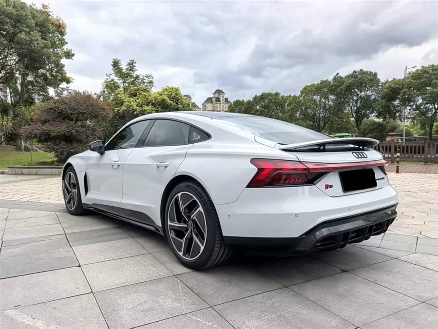 Audi RS e-tron GT 2023 #6 Audi RS e-tron GT 2023 car image #6