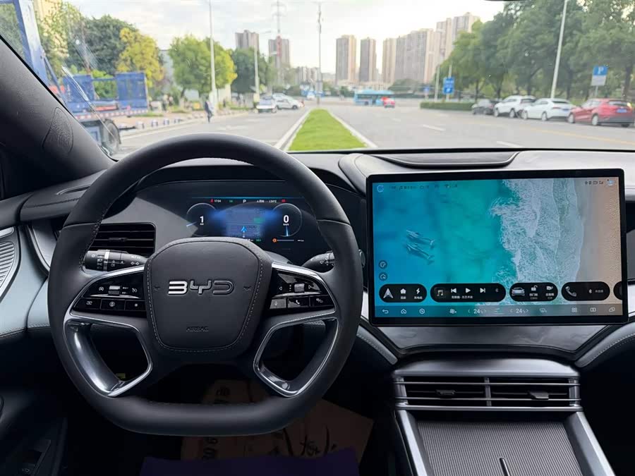 BYD Seal 2024 car image #6