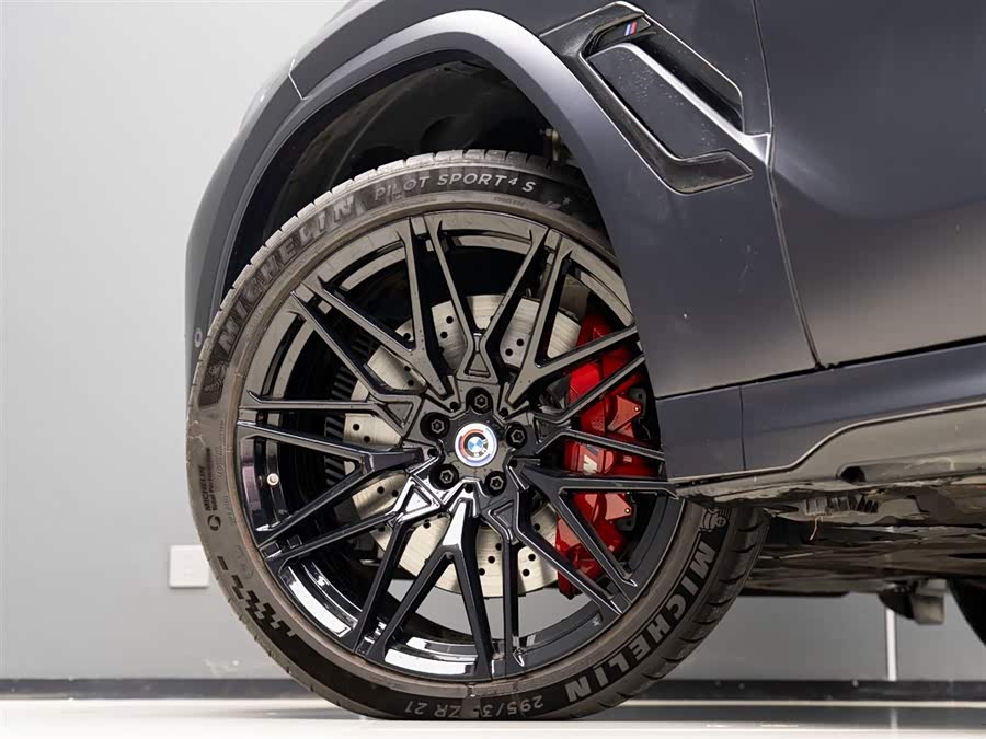 BMW X6 M 2023 #6 BMW X6 M 2023 car image #6