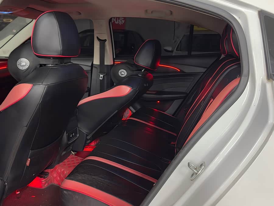 Roewe i5 2019 car image #6
